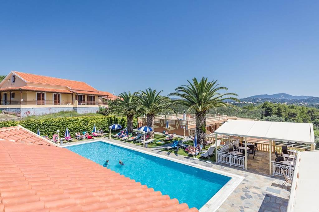 Kapetanios Apartments Agios Stefanos Avliotes  ภายนอก รูปภาพ