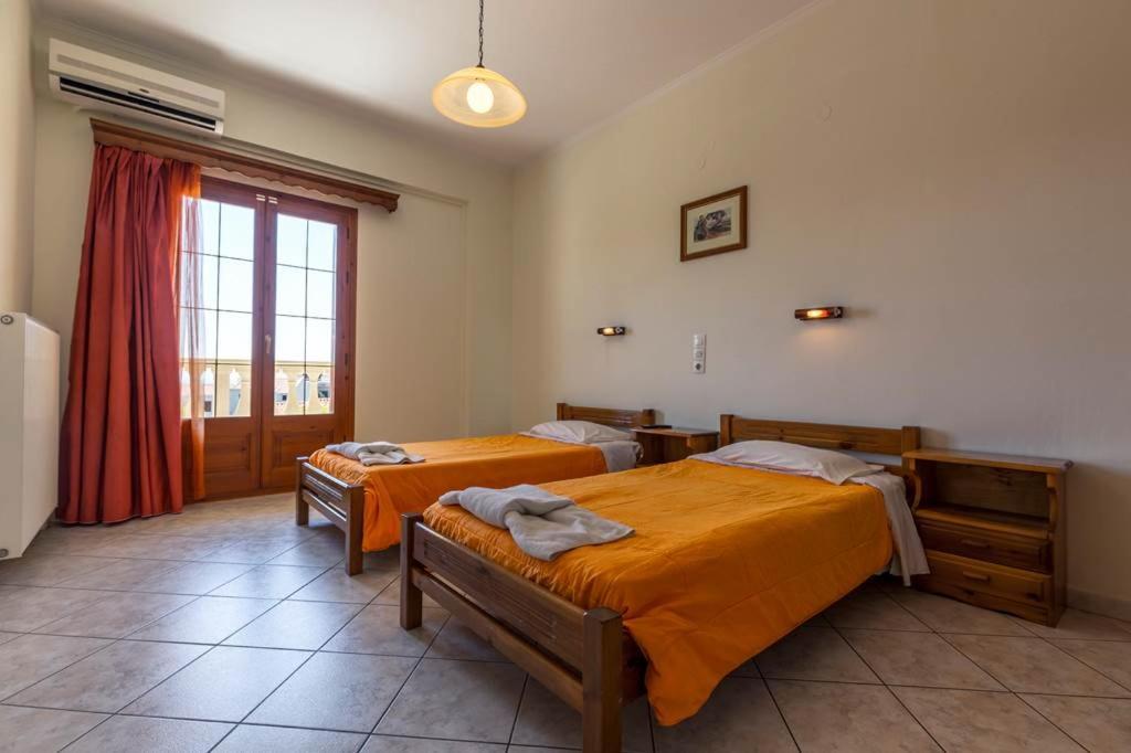 Kapetanios Apartments Agios Stefanos Avliotes  ภายนอก รูปภาพ