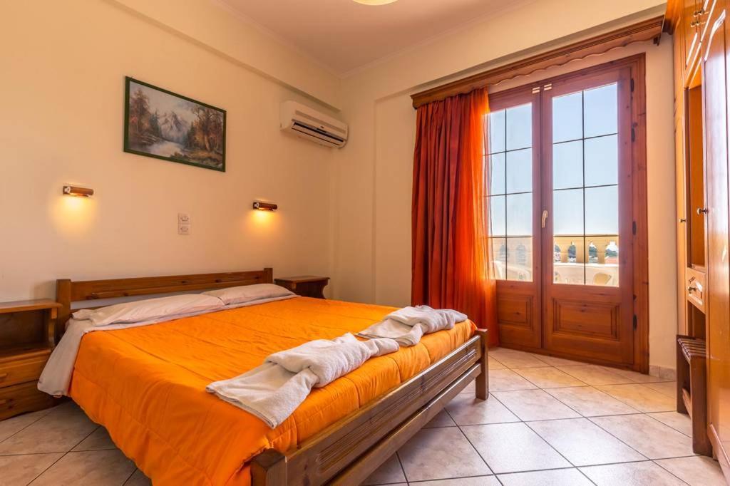 Kapetanios Apartments Agios Stefanos Avliotes  ภายนอก รูปภาพ