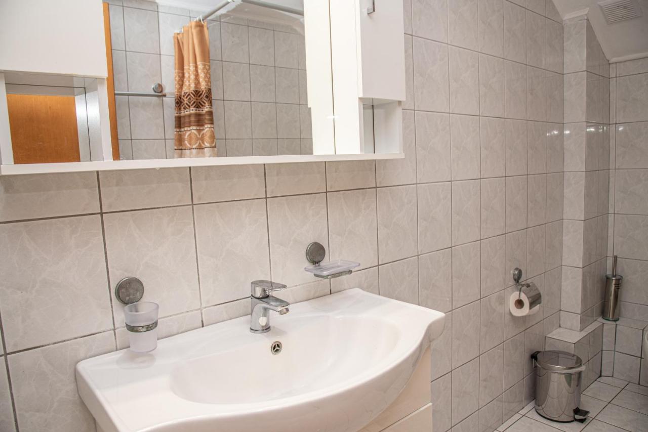 Kapetanios Apartments Agios Stefanos Avliotes  ภายนอก รูปภาพ