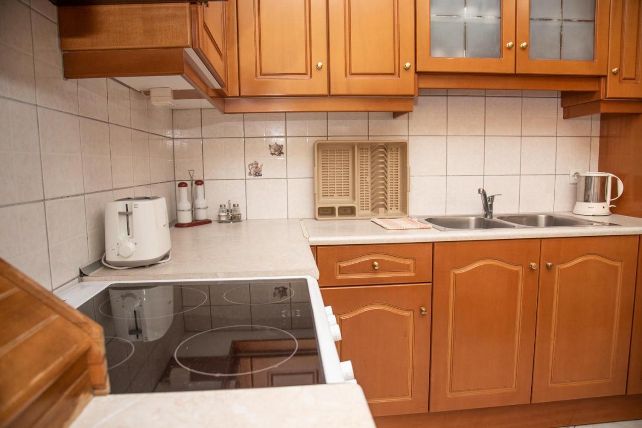 Kapetanios Apartments Agios Stefanos Avliotes  ภายนอก รูปภาพ