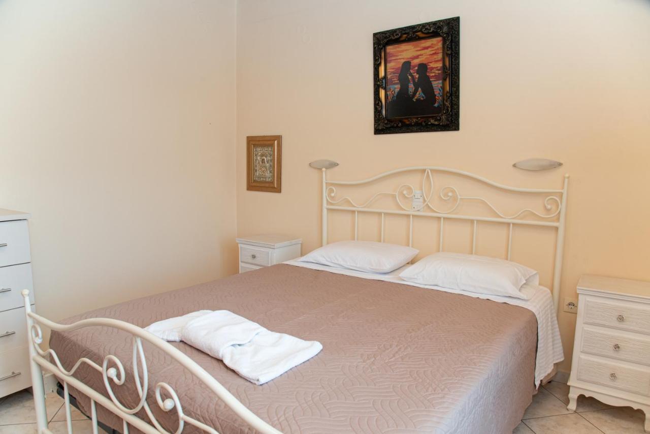 Kapetanios Apartments Agios Stefanos Avliotes  ภายนอก รูปภาพ