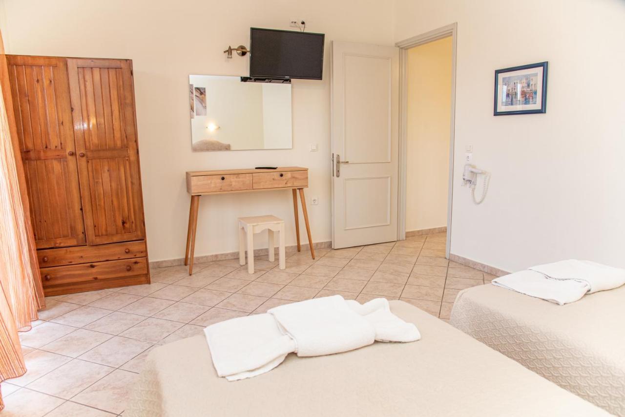 Kapetanios Apartments Agios Stefanos Avliotes  ภายนอก รูปภาพ