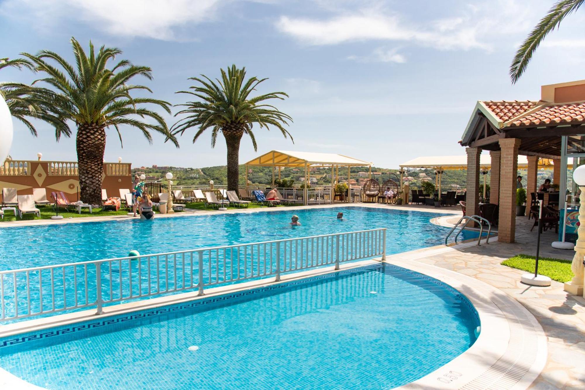 Kapetanios Apartments Agios Stefanos Avliotes  ภายนอก รูปภาพ